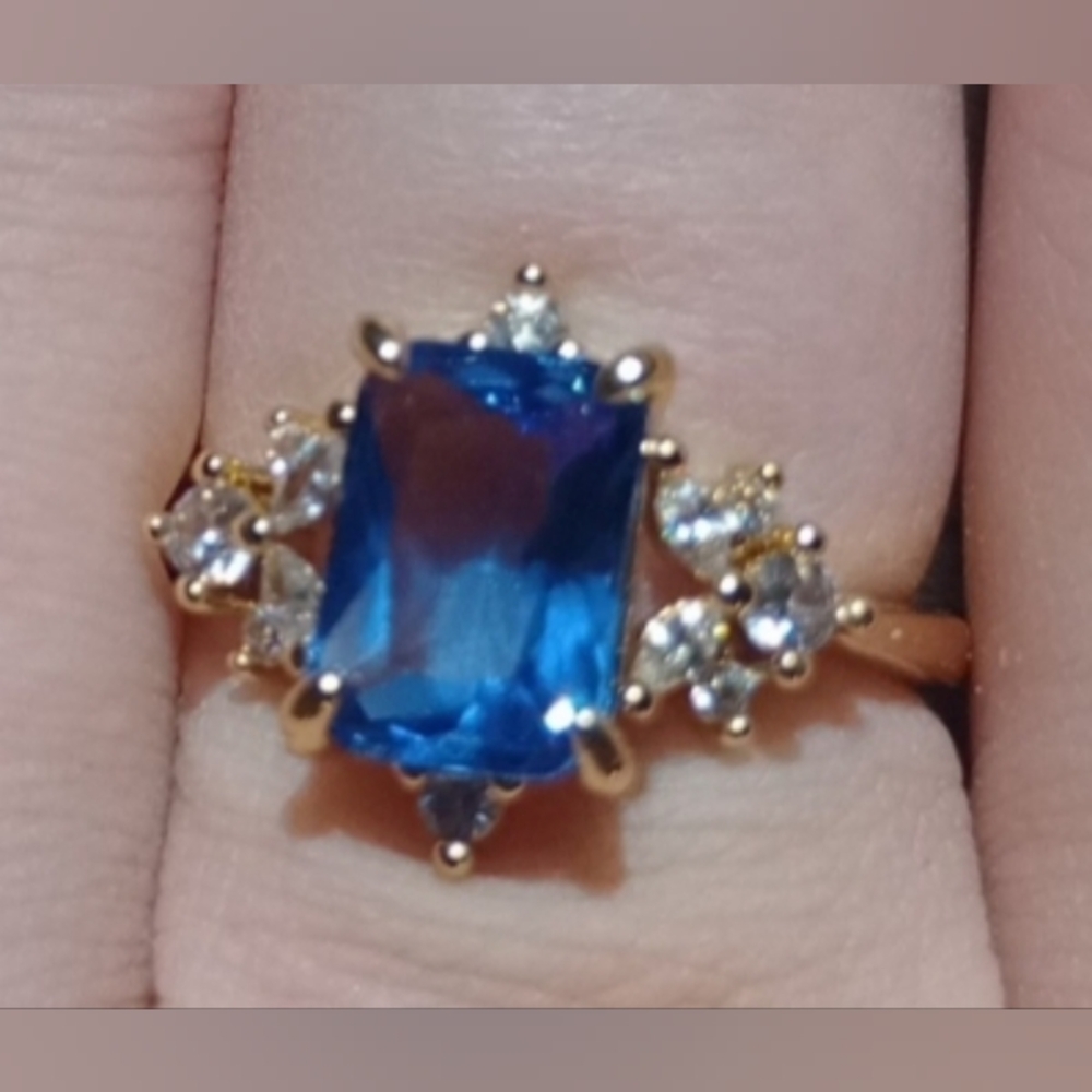 ♥️G $9 Each Or Bundle 4/$20 Blue and Gold Women's Ring Size 8 💙 - Picture 2 of 6